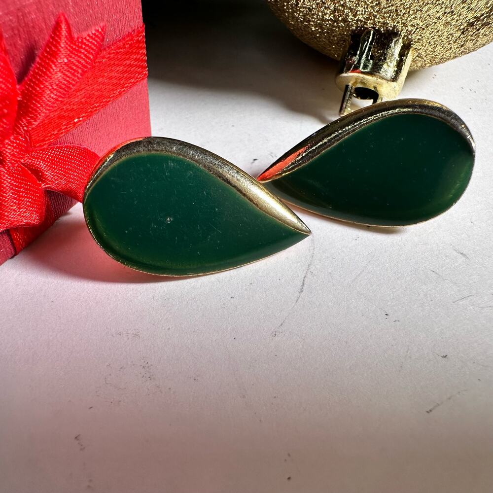 Gold green drop stud earrings